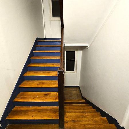 Comme Une Suite Pres Du Metro Clichy Kültér fotó